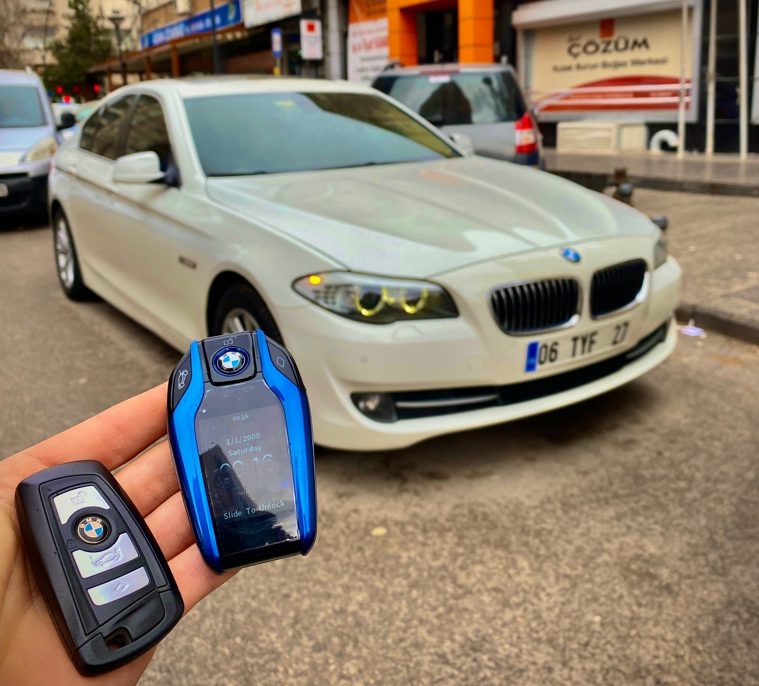 BMW 520//F10 Araca Ekranlı Yedek Anahtar Uygulaması